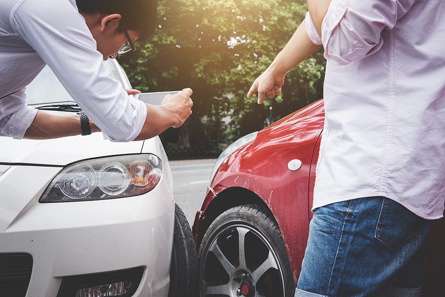 Proving driver distraction in a personal injury claim with accident evidence